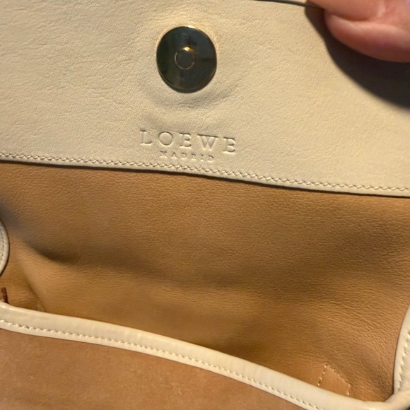 💯Loewe Tan and Cream Suede Crossbody Bag - Picture 3 of 16
